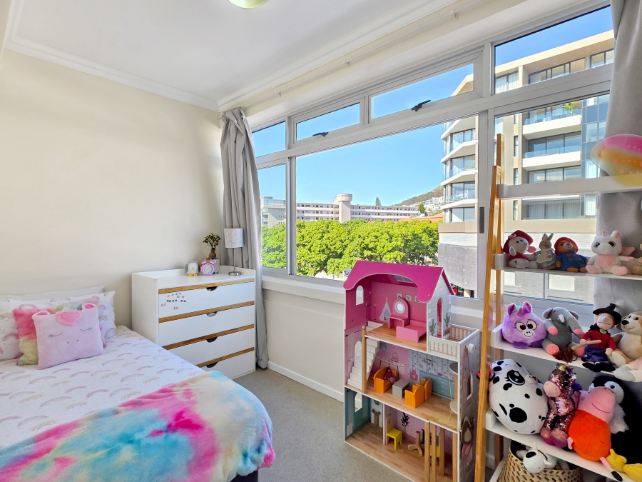 2 Bedroom Property for Sale in Sea Point Western Cape